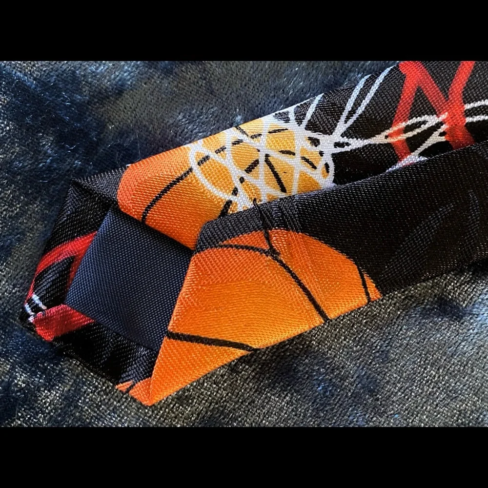 HAND MADE STEVEN HARRIS Basketball Tie